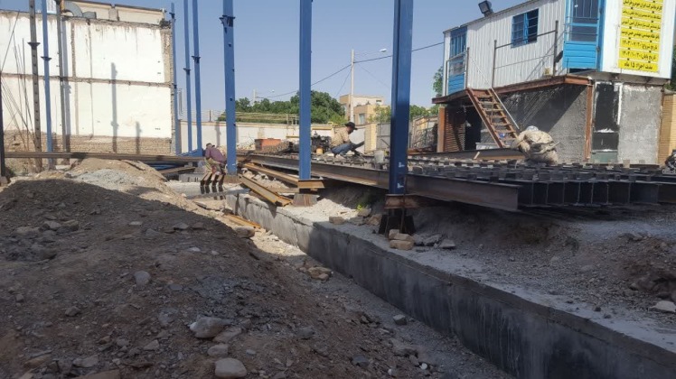 اتمام نصب ستون های پروژه مهمانسرا